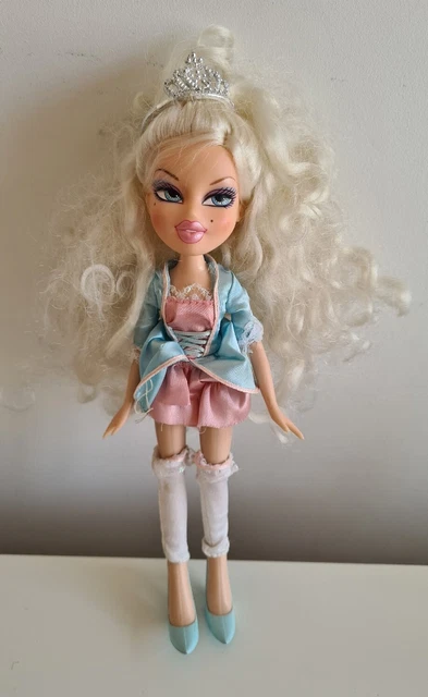 BRATZ DOLL COSTUME Party Pouty Princess Cloe 2001 MGA Figure