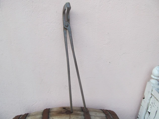 Outil Ancien : Machine à Avoyer Les Scies Ruban - Art Populaire