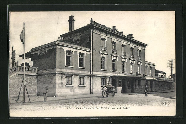 CPA Vitry-sur-Seine, La Gare, handcarts, flagpole