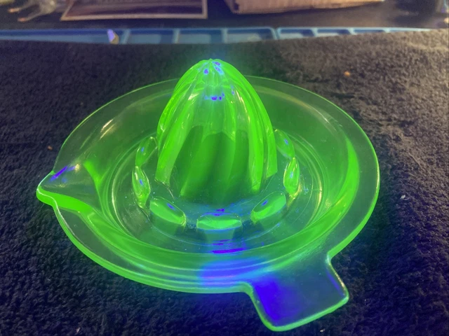 Green Depression Glass Reamer/juicer Uranium Vaseline 4” Approx Box 0822