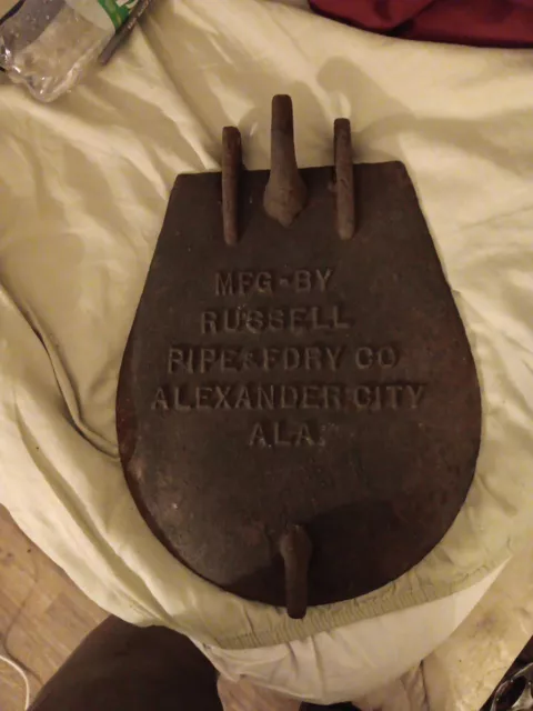 Primitive Cast Iron Toilet Seat Russell Pipe  & Fdry Co. Alexander City,Ala 2