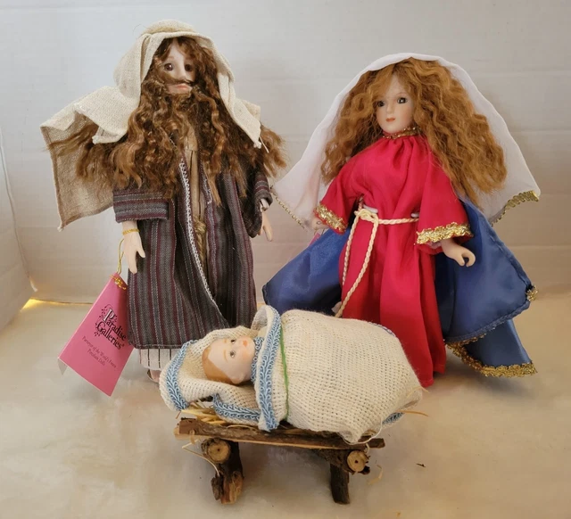 Paradise Galleries Treasury Collection Christmas Nativity Set 8 Dolls & Manger 11