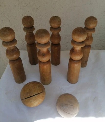 Jeu de quilles en bois avec boule, jouet ancien | Selency