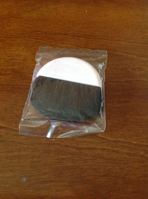 NEW Mary Kay Pink Round Brush For  Powder Foundation Blush