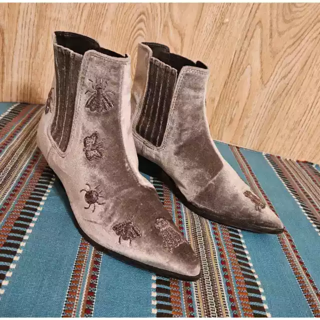 Topshop Gray Velvet Cowboy Boots Bug Embroidered Womens Size US 5.5 EUR 36 Ants