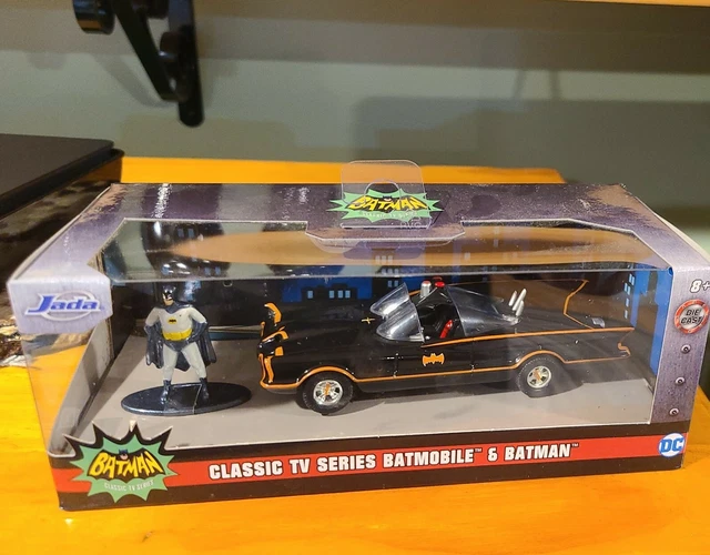 Jada Toys 253215004 Arkham Knight Batmobile Modèle 1:24 très détaillé avec figurine Batman, cockpit et portes ouvertes avec roue libre Noir : Jada