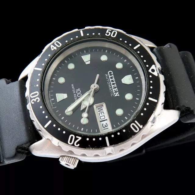 Midsize Citizen 100M Cal 8200A Automatic Diver Wrist Watch 4-S80440