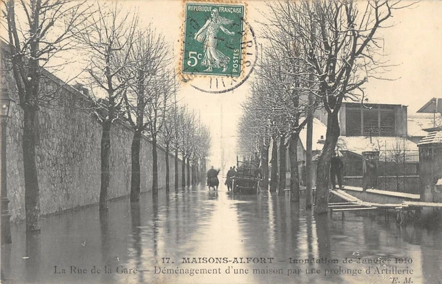 Cpa 94 Maisons Alfort Inondations 1910 La Rue De La Gare Demenagement Artillerie