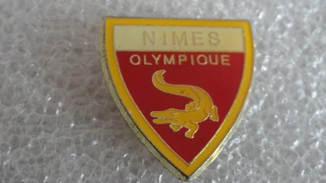 Pin's Pins Pin Sport Football Nîmes OLYMPIQUE
