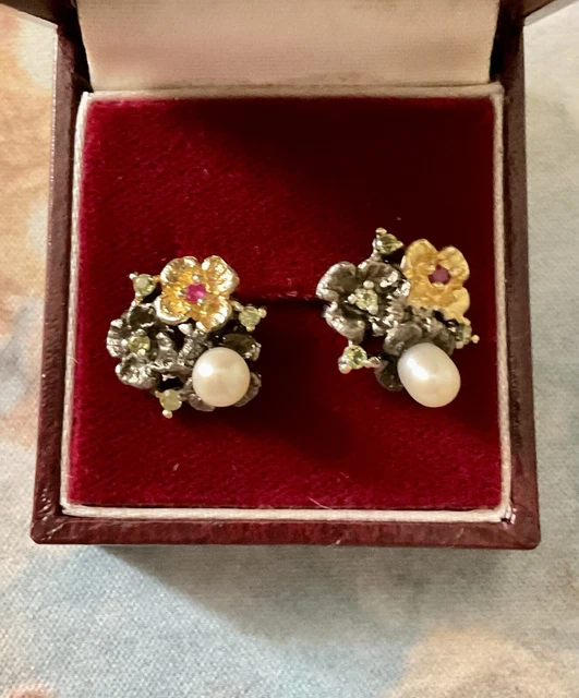 Boucles D'oreilles Anciennes En Corail Rose Sculpté, Monture Vermeil Or Et Argent - Occasion Vintage