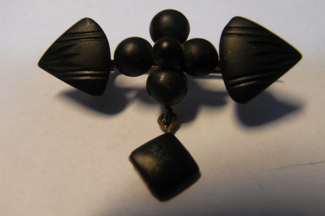 wunderschöne antike Trauerschmuck  Brosche Jet / Gagat  von ca. 1880 - 1900