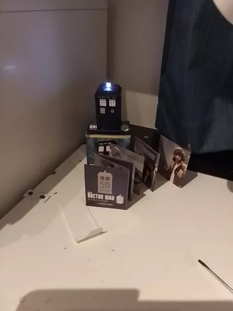 Doctor Who Light-Up Tardis Kit & The 50 Anniversary Booklet &box & Spare Battery