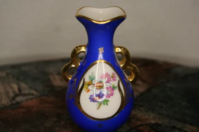petit vase bleu et or, décor floral en porcelaine de Limoges France