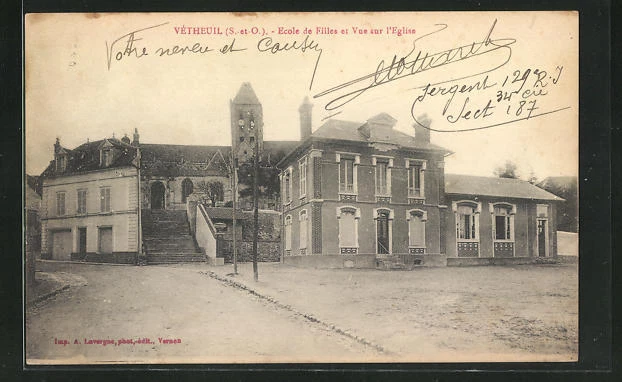 CPA Vétheuil, Ecole de Filles et Vue sur l´Eglise