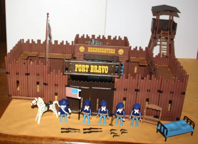 Playmobl Western Fort des soldats - YouTube