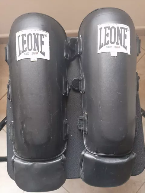 PARATIBIE LEONE -  Kick Boxing Boxe Nero  Muay Thai MMA protezioni