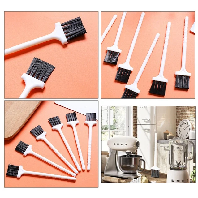 Petite brosse à poils épais à poignée longue pour un nettoyage amélioré du