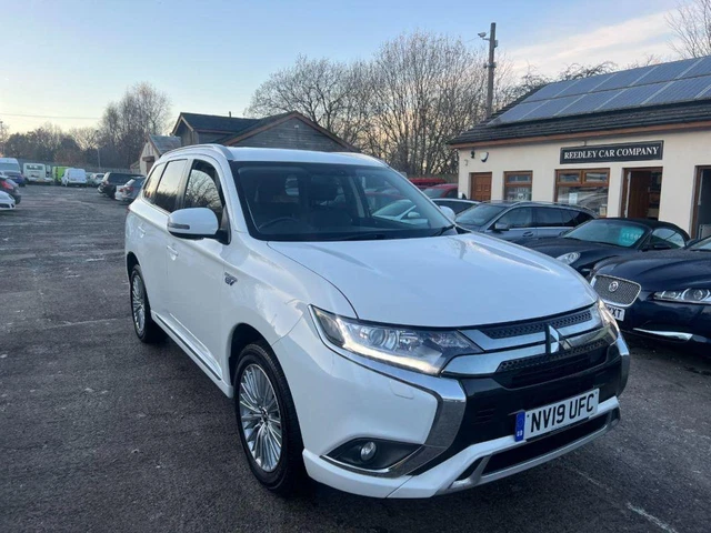 Mitsubishi Outlander 2.4 PHEV Juro 5dr Auto Petrol/Electric Hybrid