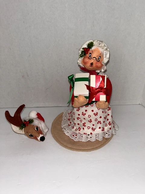 Vintage Annalee Mrs Santa Claus with Gifts & Reindeer Christmas Ornament