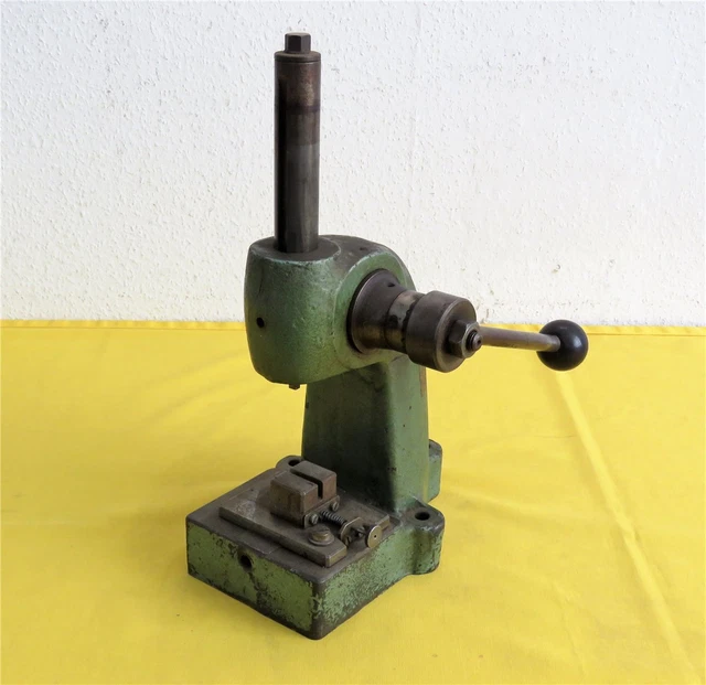 Alte Kniehebelpresse Kniehebeldornpresse Spindelpresse Tisch Handpresse ca 14 kg Alte Kniehebelpresse Kniehebeldornpresse Spindelpresse Tisch Handpresse ca 14 kg