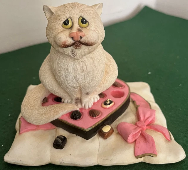 BORDER FINE ARTS COMIC CURIOUS CATS 'Chocoholic' White Cat BORDER FINE ARTS COMIC CURIOUS CATS 'Chocoholic' White Cat