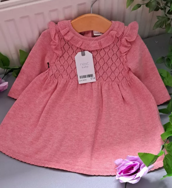 Abito da bambina 0-3 mesi nuovo con etichette Next Supersoft lavorato a maglia 3