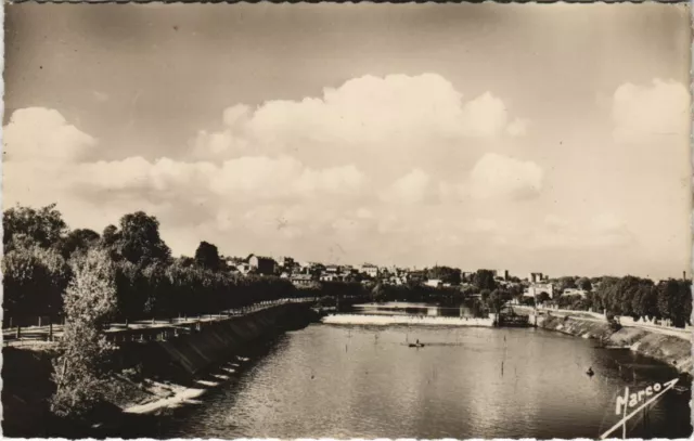 CPA JOINVILLE-le-PONT - A view of La Marne (146905)