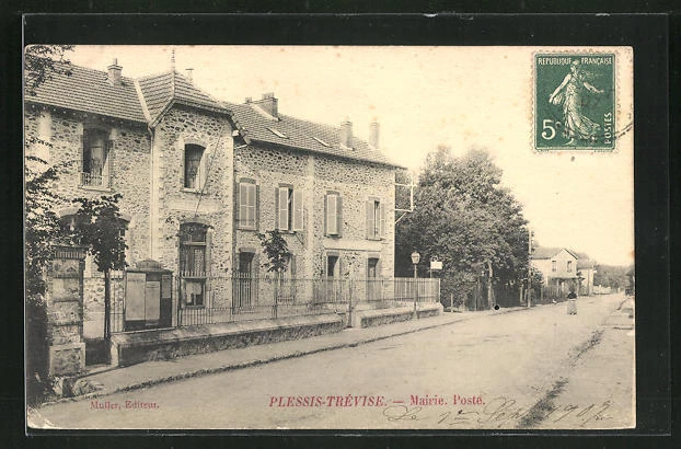 CPA Plessis-Trèvise, Mairie, Poste, vue de la rue 1907