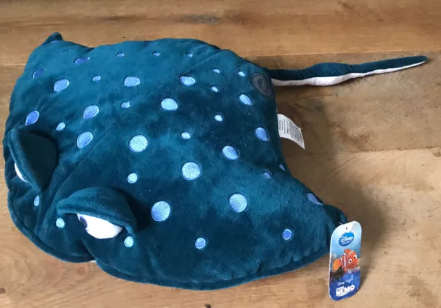 Rare Disney Store Stamped Mr Ray Stingray 24" Plush Soft Toy Finding Nemo BNWT