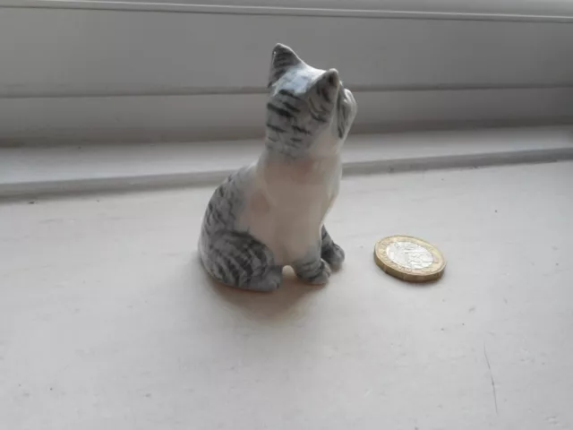 Cat - Beautiful Miniature Ceramic/Pottery - Sitting Silver Grey Tabby And  White 3