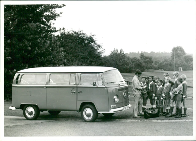 Volkswagen Transporter 1968 - Vintage Photograph 2982056