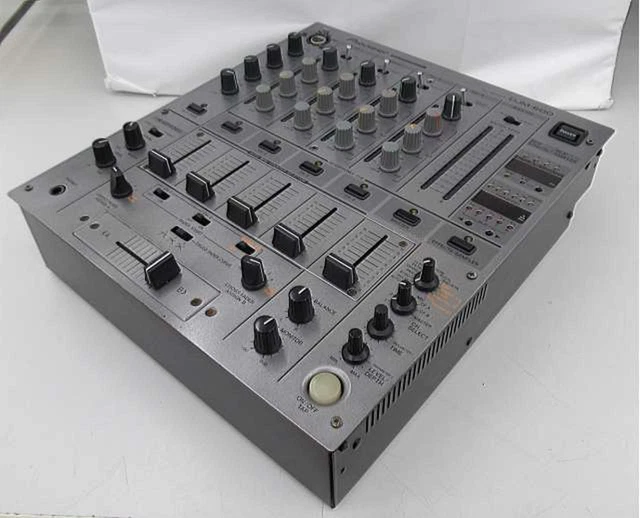 Pioneer DJM-600 Professional DJ Mixer 4-channel Silver / used / from japan / Pioneer DJM-600 Professional DJ Mixer 4-channel Silver / used / from japan /