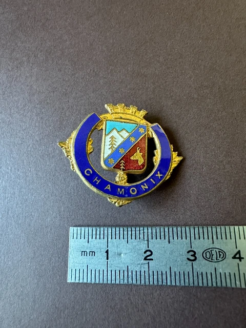 Pin's émaillé Chamonix – Insigne Blason Touristique – Occasion
