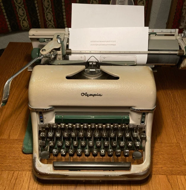 Alte Schreibmaschine  OLYMPIA sehr guter Zustand + Hülle + Filzunterlage