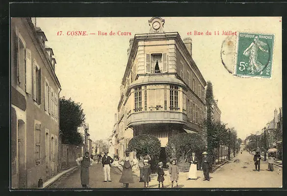 CPA Cosne, Rue de Cours et Rue du 14 Juillet