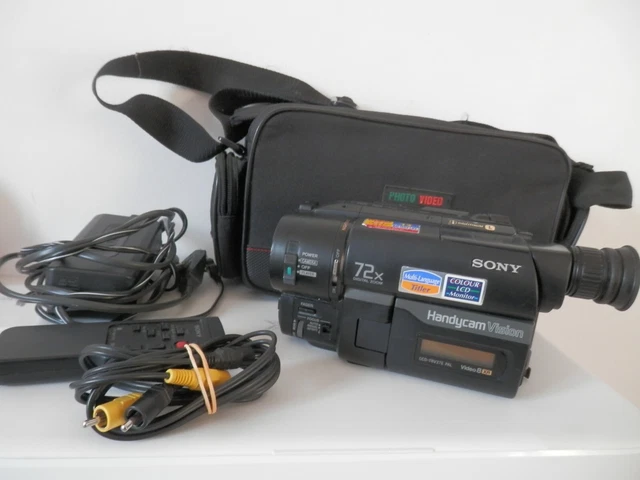 File:Sony Handycam Video8 kasettipesä.png - Wikimedia