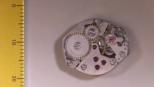 ANCIEN PETIT mouvement DE MONTRE MECANIQUE