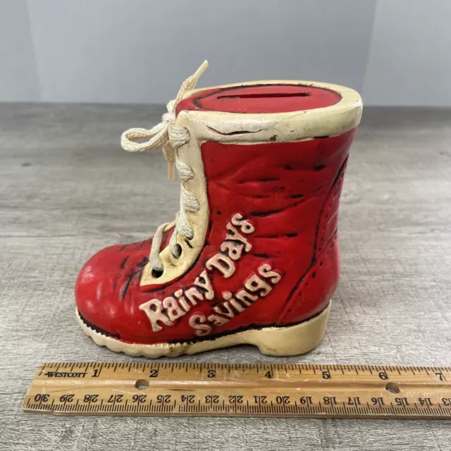 De colección Rainy Days Caja de Ahorros Roja con Cordones Bota Zapato Banco de Monedas Antiguo