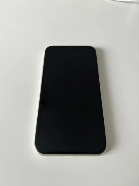 Apple iPhone 11 - 64GB - White (Unlocked)
