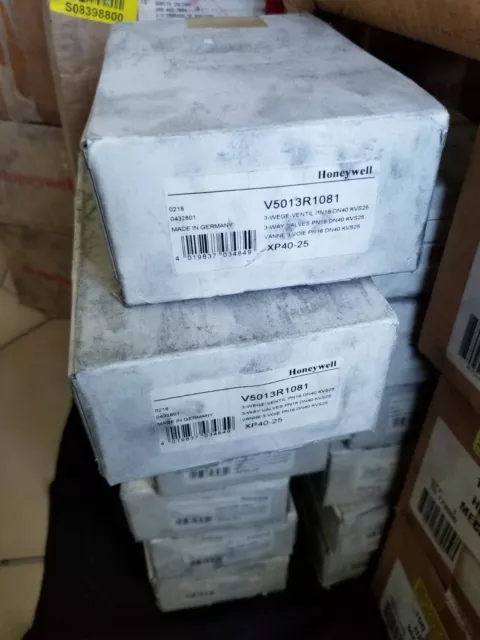 Honeywell 3 way 1-1/2" Globe Valve
