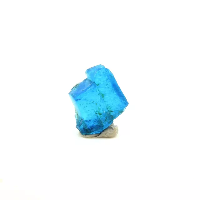 Minéraux collection. Apatite bleu neon. 1.23 ct. Betroka, Anosy, Madagascar.