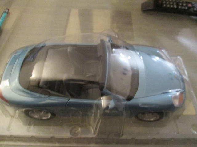 Porsche 911 Carrera - Décapotable - 1998 Solido - 1/18 (neuf sous blister)