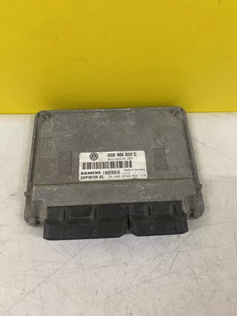 2002-2009 Volkswagen Polo Engine  Ecu 03D906032C / 5Wp40124 03  Siemens