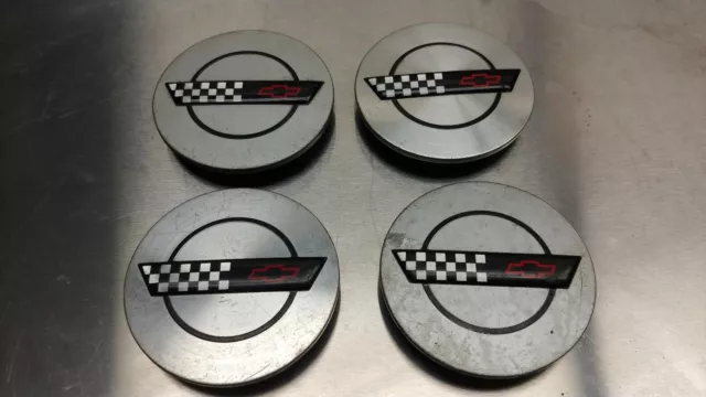 BROKE TAB 91-96 C4 Chevrolet Corvette Set of 4 Silver Center Caps 10137865