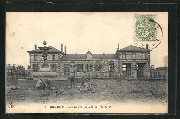 CPA Ermont, Les nouvelles Ecoles, fontaine et Schule 1907