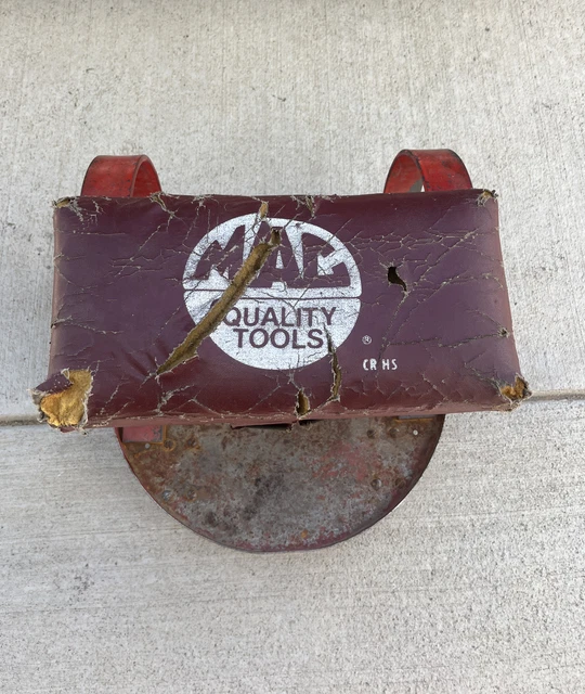 VINTAGE MAC TOOLS CRHS Mechanics Stool Seat Rolling USA Red Classic
