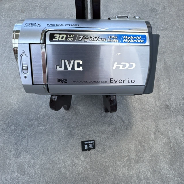 JVC EVERIO GZ-HM390 Digital Video Camera Camcorder Black w/ Box