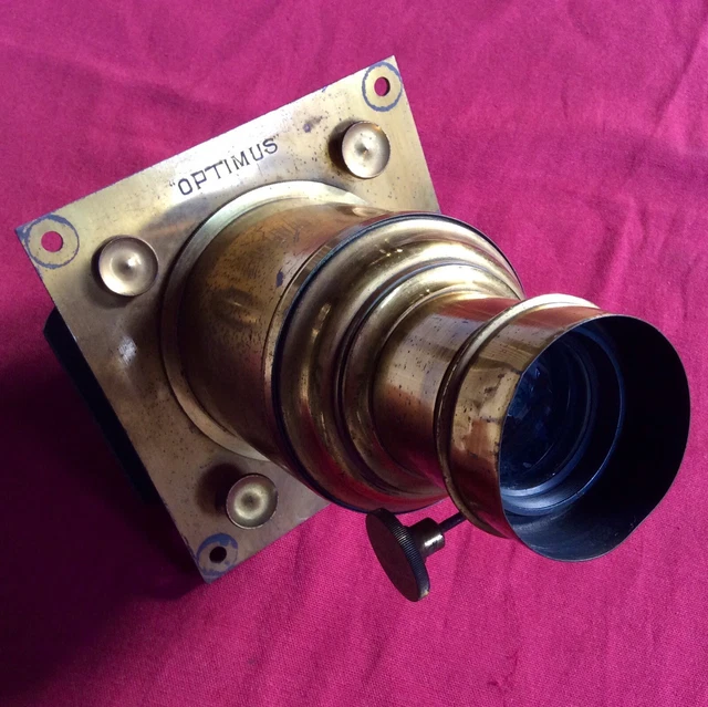 Antiguo proyector de linterna mágica siglo XIX OPTIMUS lente de latón, montaje, piñón, grande