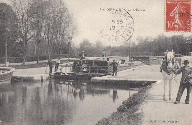CPA 77 BRIE Env. Fontainebleau NEMOURS L'Ecluse Péniche - Homme & Cheval 1908