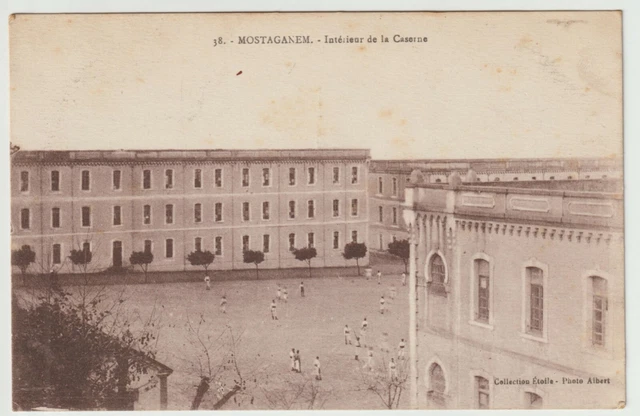 Carte Postale Ancienne – Mostaganem Place De La République – Algérie – Voyagée